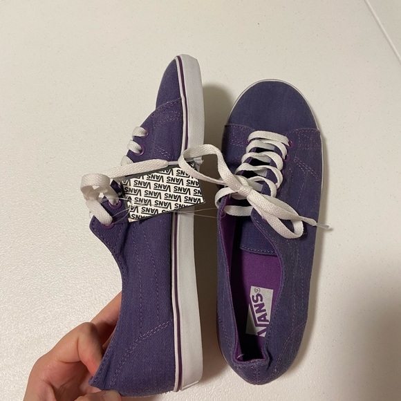 NWT | Vans women’s sneakers — size 8.5 - Picture 4 of 6